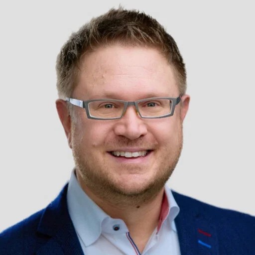 Prof.Dennis Steininger